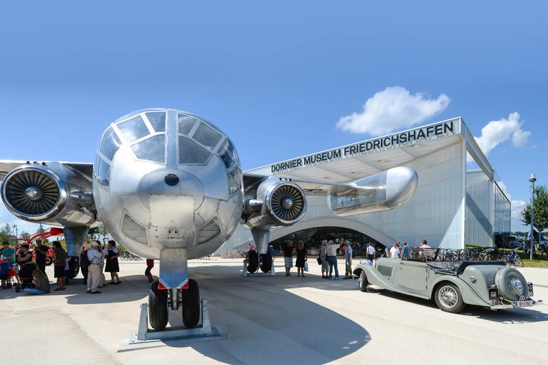 Das Dornier Museum Friedrichshafen mit dem Senkrechtstarter Do 31