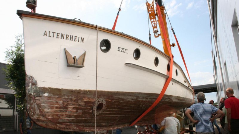 Die MS Altenrhein wurde an den Bodensee zurückgebracht, wo sie in der Werft in Friedrichshafen-Seemoos restauriert wird. (Foto: Hildegard Nagler) 