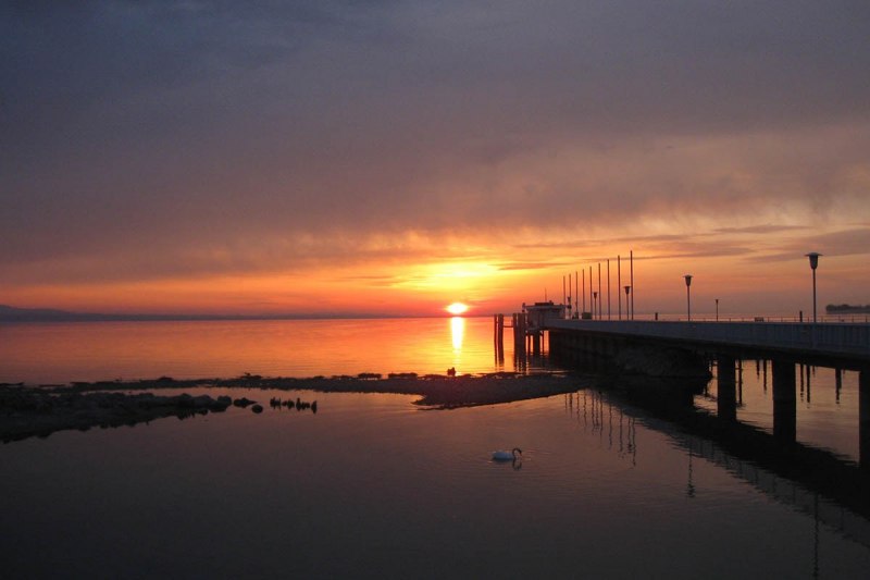 Tip: Enjoy the sunset at the landing pier of Nonnenhorn